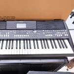 Yamaha PSR SX600 keyboard