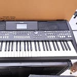 Yamaha PSR SX600 keyboard