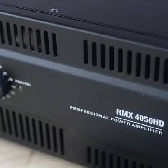 QSC RMX 4050HD Power Amplifier