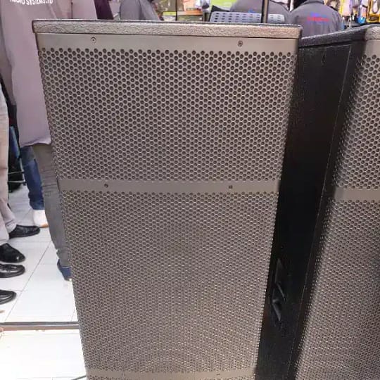 ELX-215 speaker