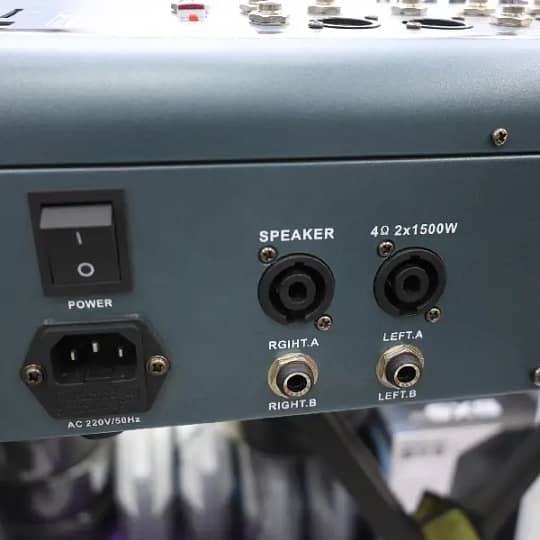Mackie Mixer Specifications
