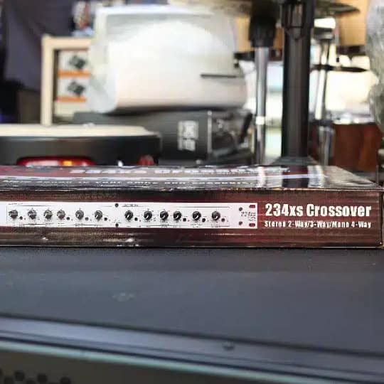 Behringer DBX 234XS specs