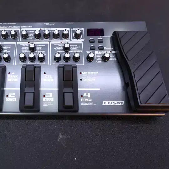 ME-80 multi-effects pedal