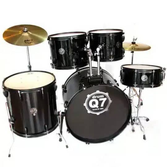 Q7 Drum set