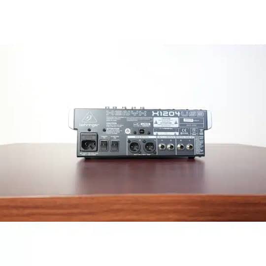 Behringer Xenyx 802S features