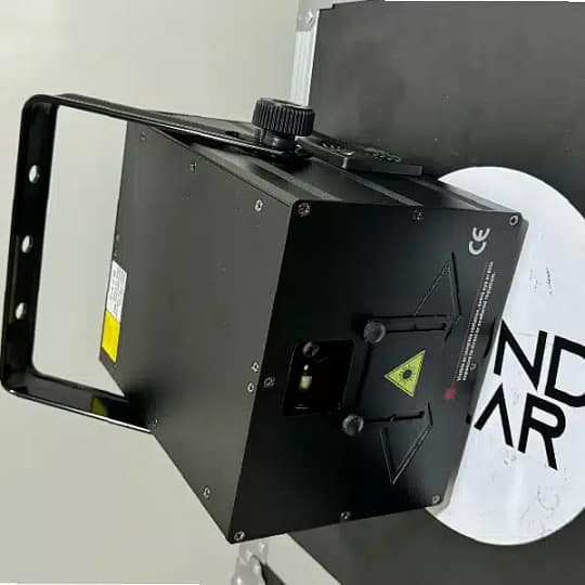 Full-color laser light Stage