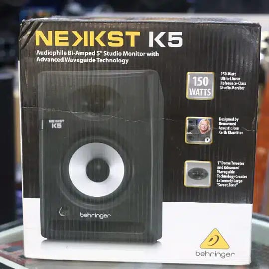 Behringer Nekkst K5 studio monitor